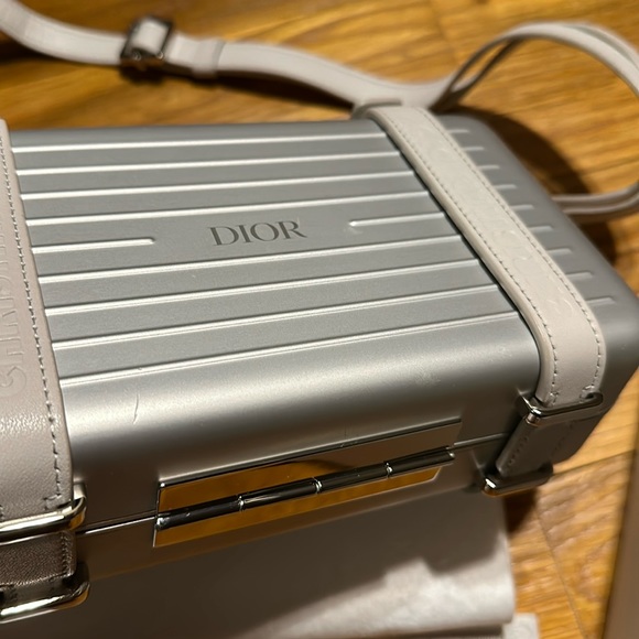Christian Dior x Rimowa - Amenity Kit - Aluminum - Personal Utility Case Silver - Picture 6 of 16